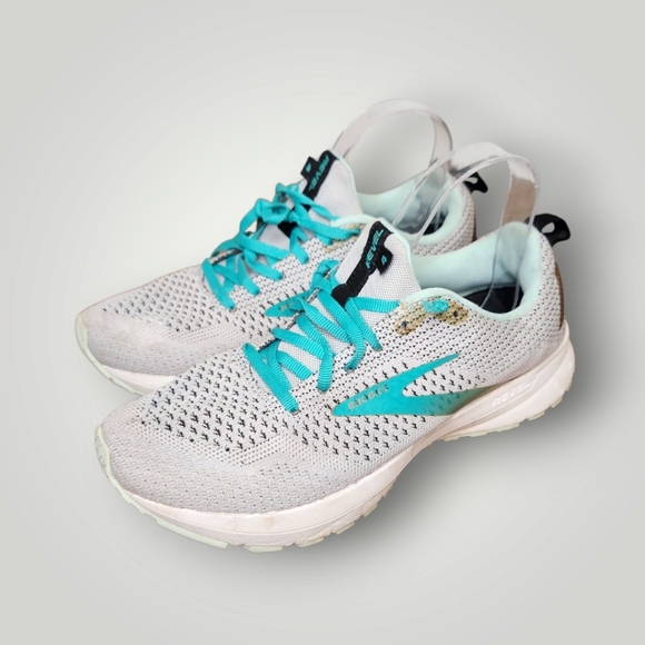 Brooks Revel 4 Women's Athletic Running Shoes Teal and White size 9 - Picture 1 of 15